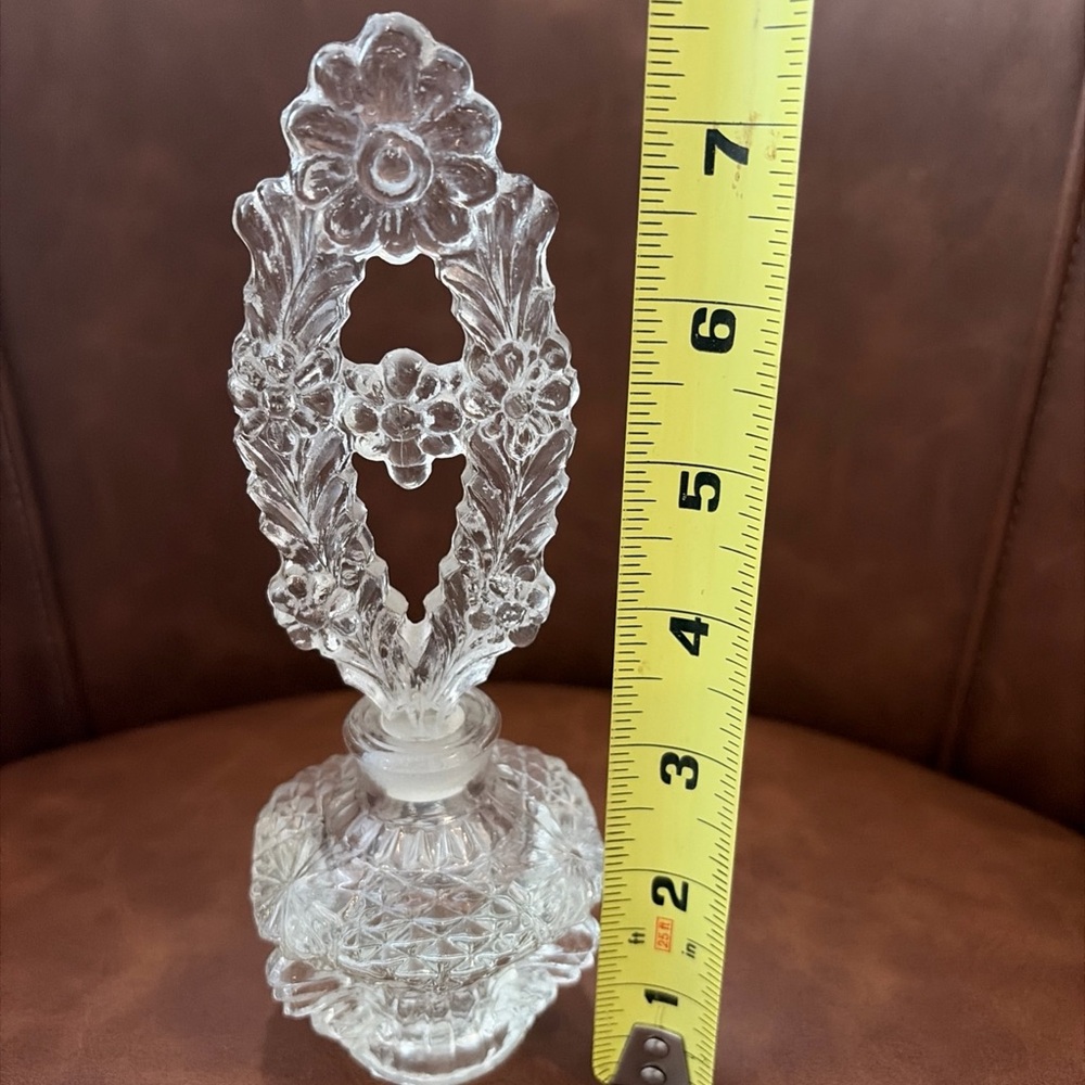 Beautiful Vintage Ornate Glass Perfume Bottle W Stopper Vanity Decor Victorian - Picture 12 of 12